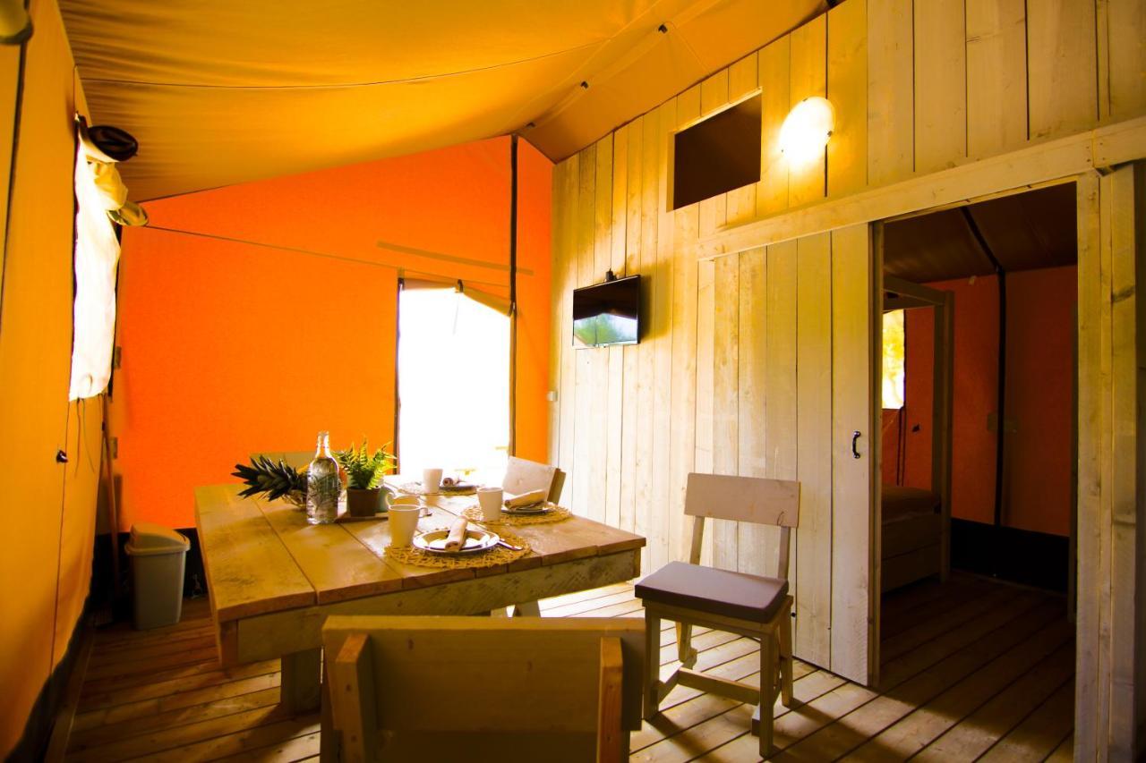 Grande Glamping With Pool Hotel Biograd na Moru Kültér fotó