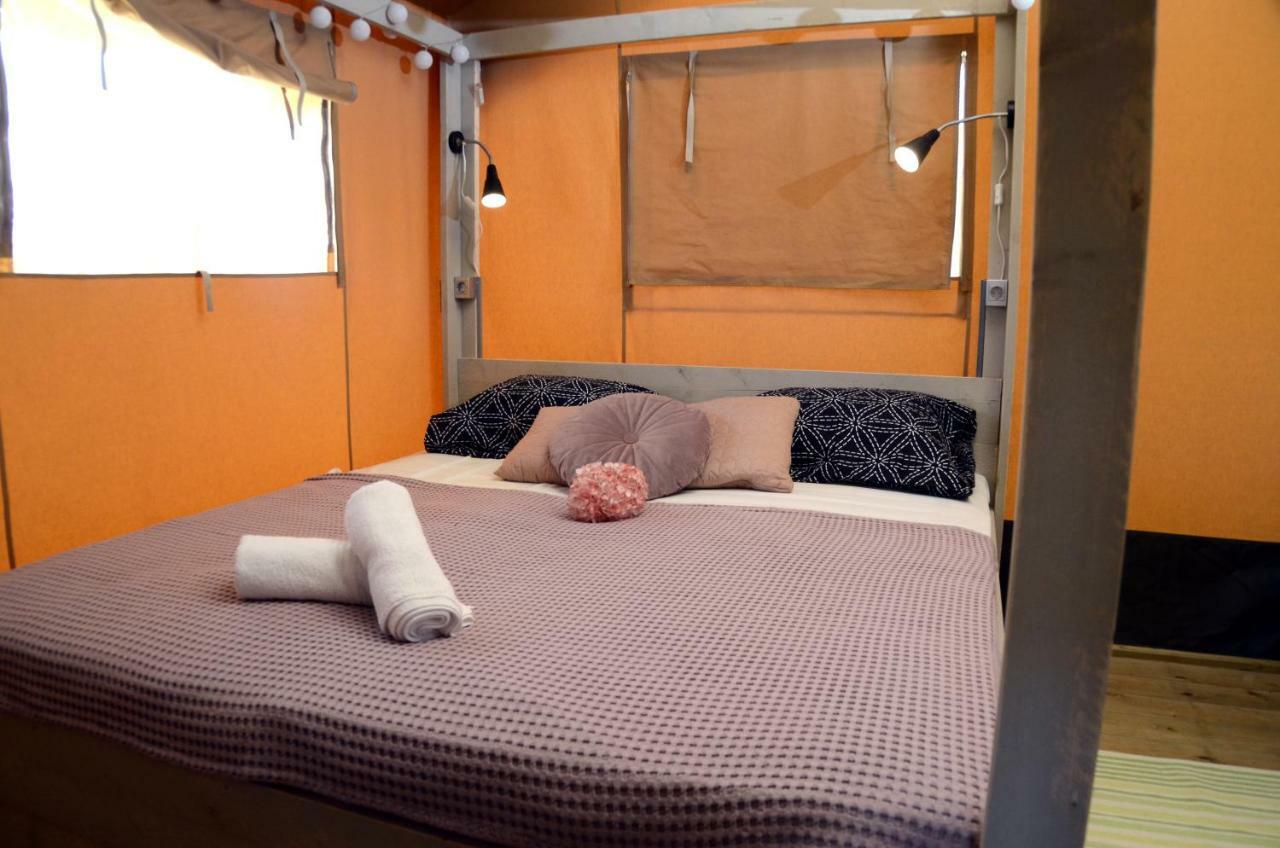 Grande Glamping With Pool Hotel Biograd na Moru Kültér fotó